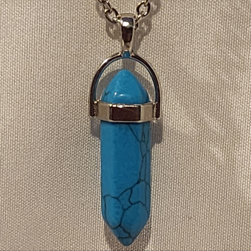 Manufactured Turquoise Crystal Shaped Necklace.